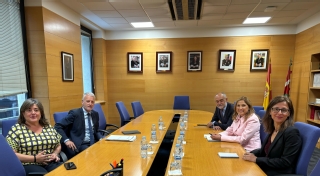 En la imagen, el presidente del TSJPV, Iñaki Subijana; la secretaria de gobierno del TSJPV, Blanca Rosa Barbero; la consejera de Justicia y Derechos Humanos, María Jesús San José; el viceconsejero de Justicia, Alfonso Gómez; y la asesora de Instituciones Penitenciarias del Gobierno Vasco, la magistrada Inés Soria